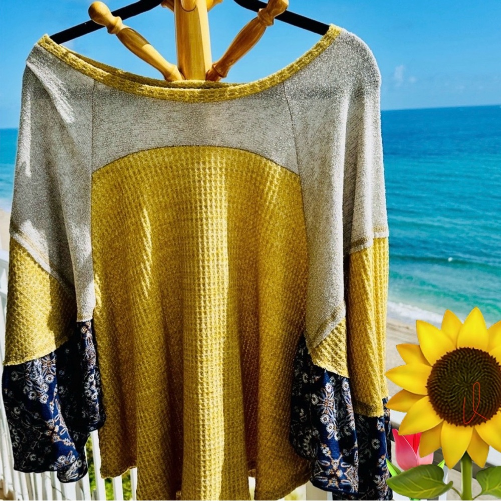 HUMMINGBIRD Yellow and Gray waffle lightweight Knit top